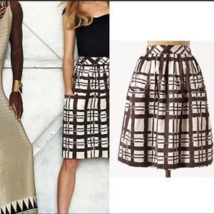 Anthropologie black and white skirt with pockets!